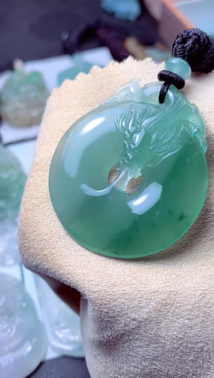 颈饰未镶嵌翡翠天然A货翡翠