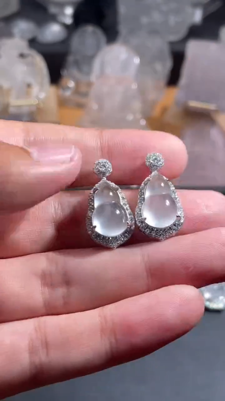 颈饰未镶嵌石英质玉无