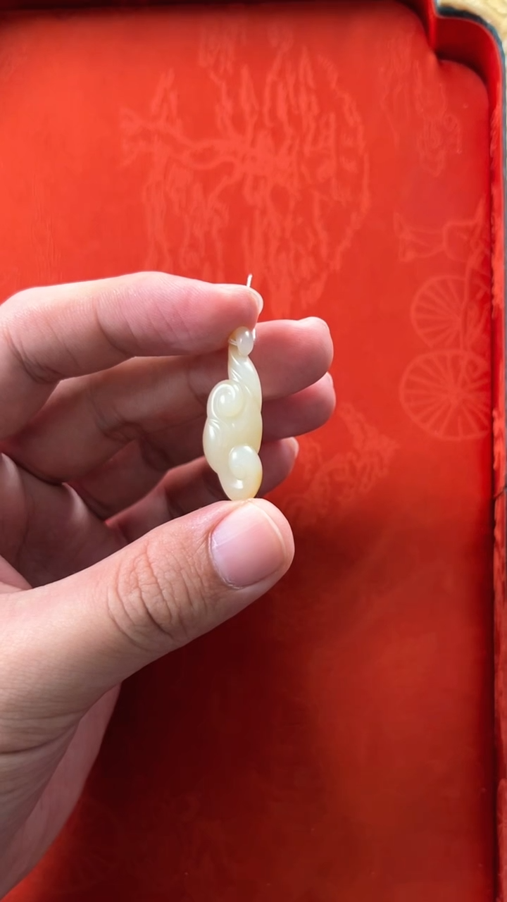 未镶嵌和田玉挂件大**足新疆且末料手工灵芝吊坠