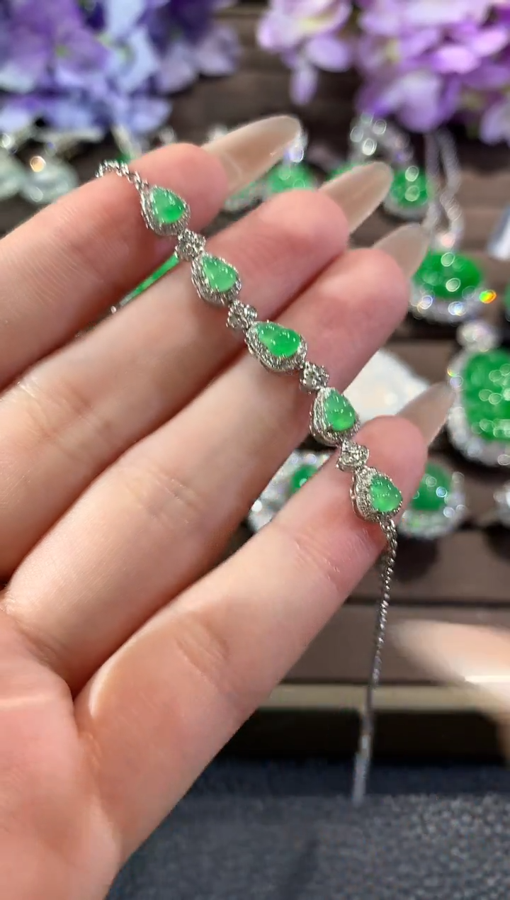 18K金镶嵌手链翡翠D6