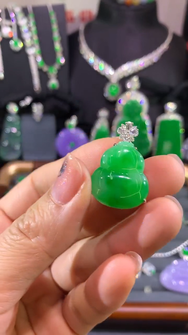 吊坠(不含链)18K金镶嵌翡翠吊坠