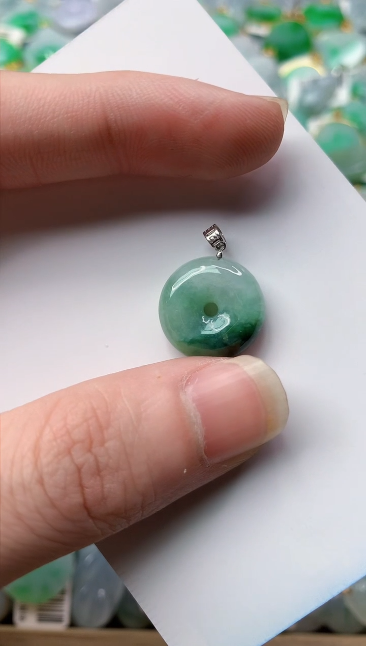 【闪购商品】翡翠颈饰18K金镶嵌32.........