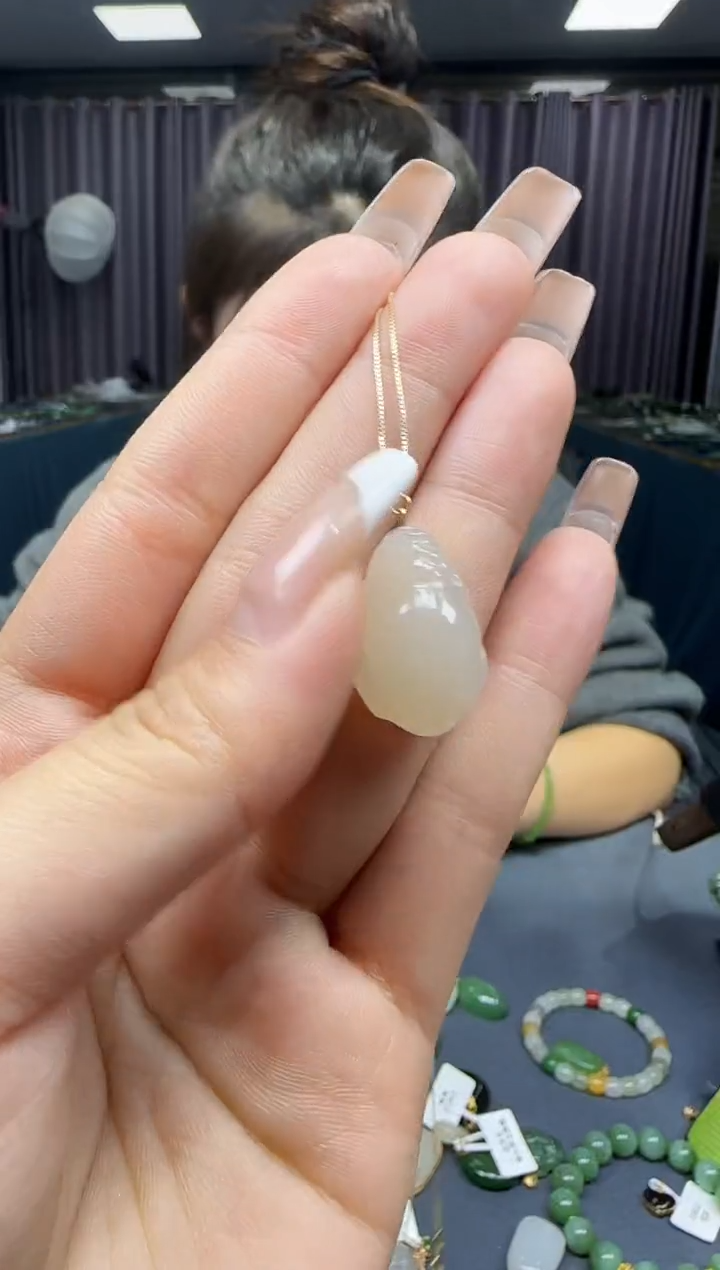 【闪购商品】和田玉挂件18K金镶嵌1