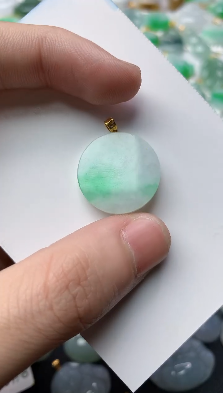 【闪购商品】翡翠颈饰18K金镶嵌19.........