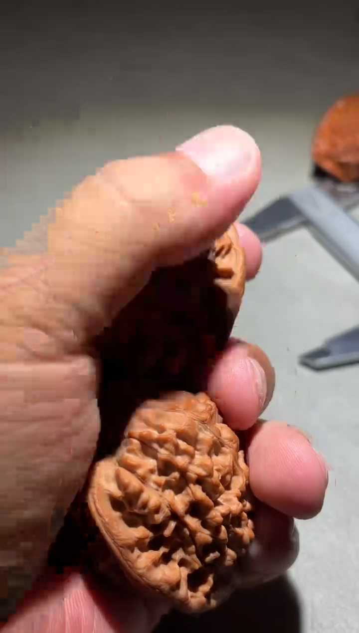 吊坠桃核执**行官帽