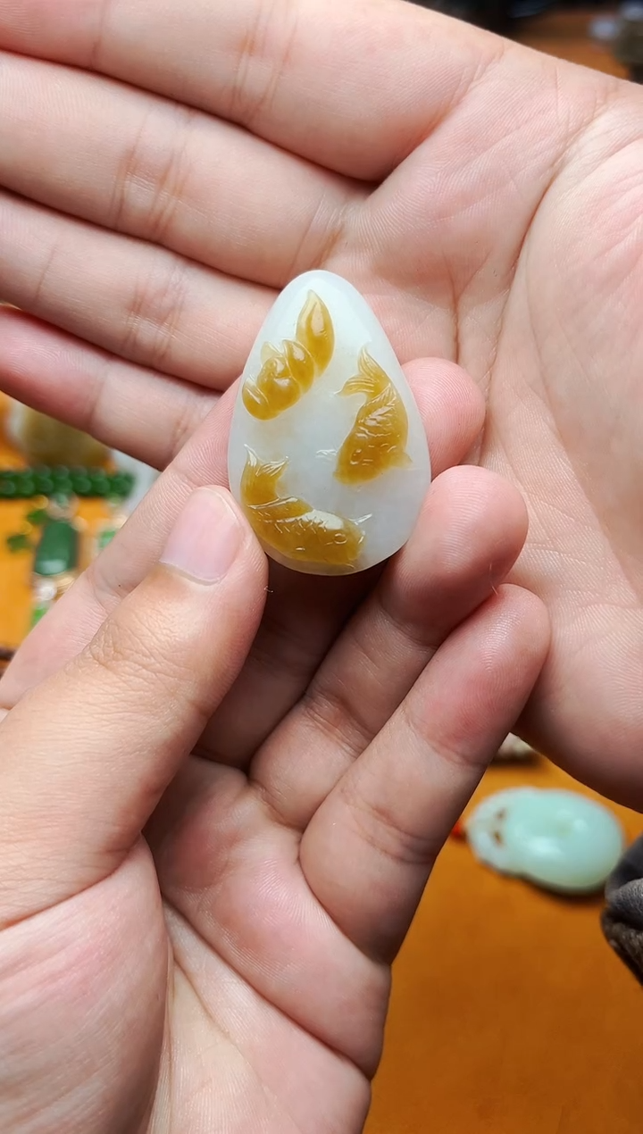 【闪购商品】和田玉颈饰未镶嵌鱼