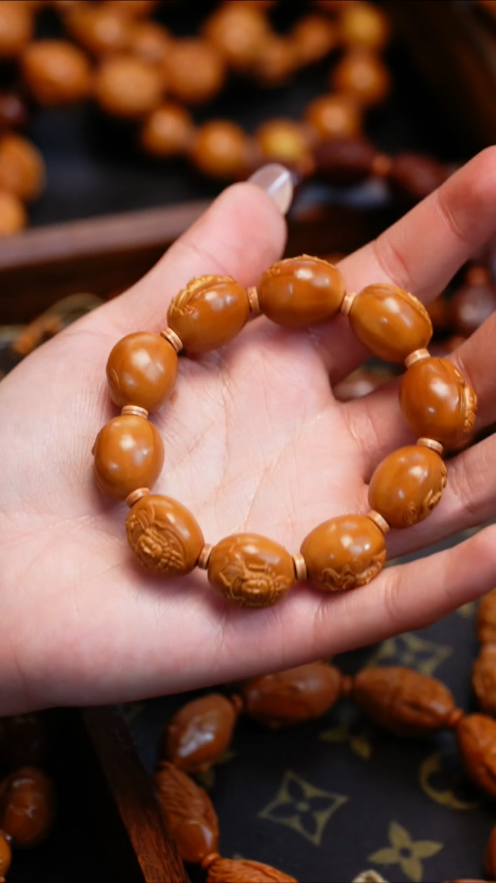 【闪购商品】橄榄核吊坠苏工橄榄核3