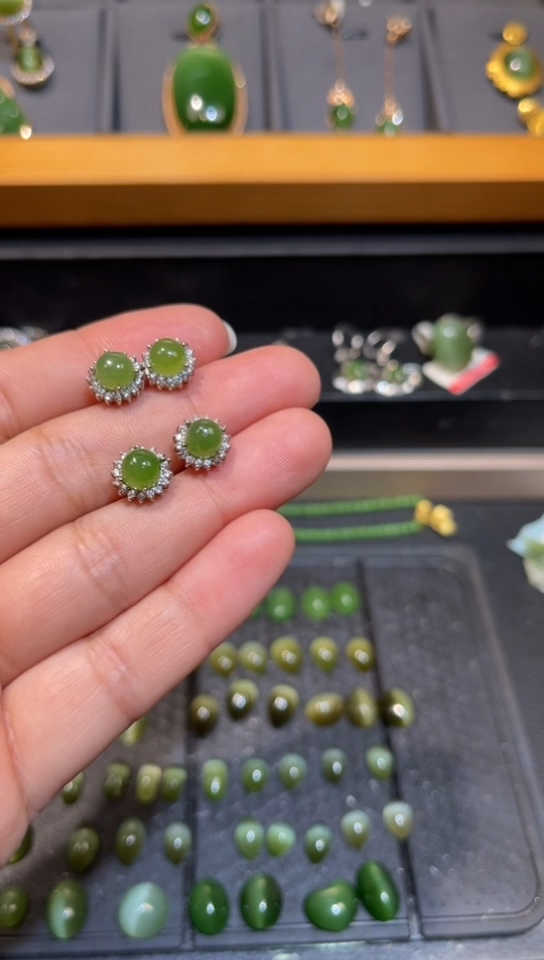 【闪购商品】和田玉碧玉耳钉银S925镶嵌多样性发一