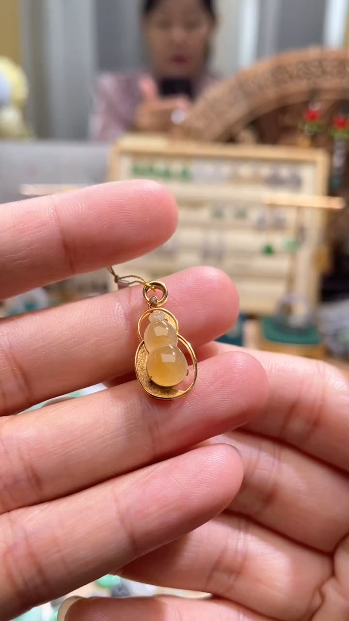 【闪购商品】翡翠颈饰18K金镶嵌葫芦