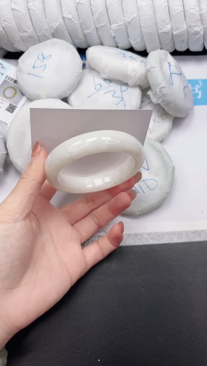 未镶嵌手镯和田玉123-60.6BK