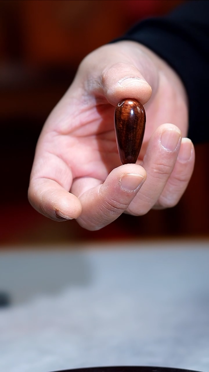 手串/手链黄花梨/降香黄檀海黄沉水紫油梨4*1.7水滴吊坠HHL440