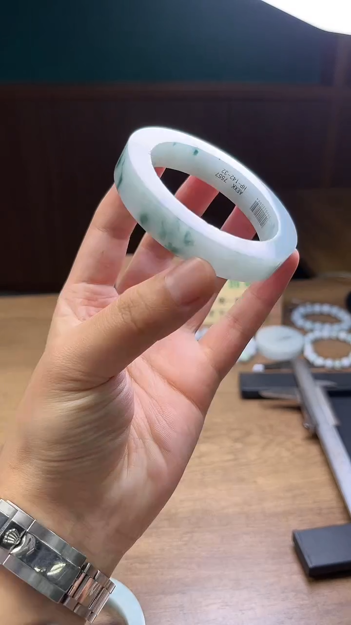 未镶嵌手镯定制翡翠定制