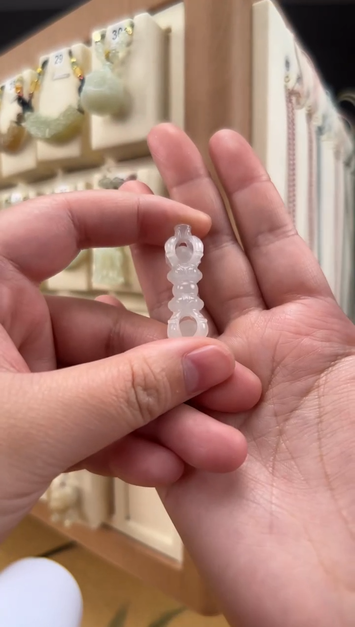 【闪购商品】和田玉颈饰未镶嵌金刚杵吊坠