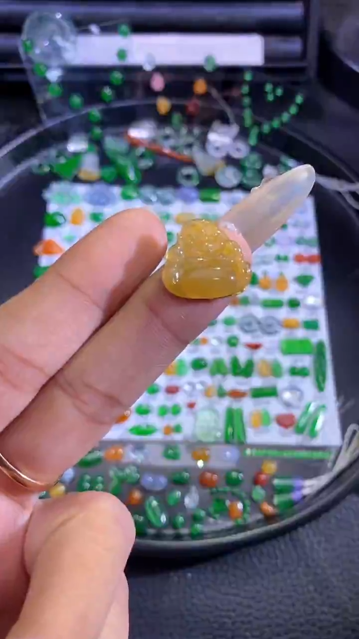 未镶嵌挂件翡翠佛