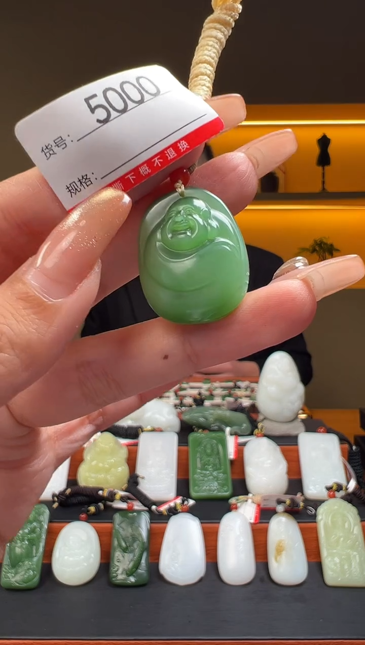 颈饰未镶嵌和田玉1