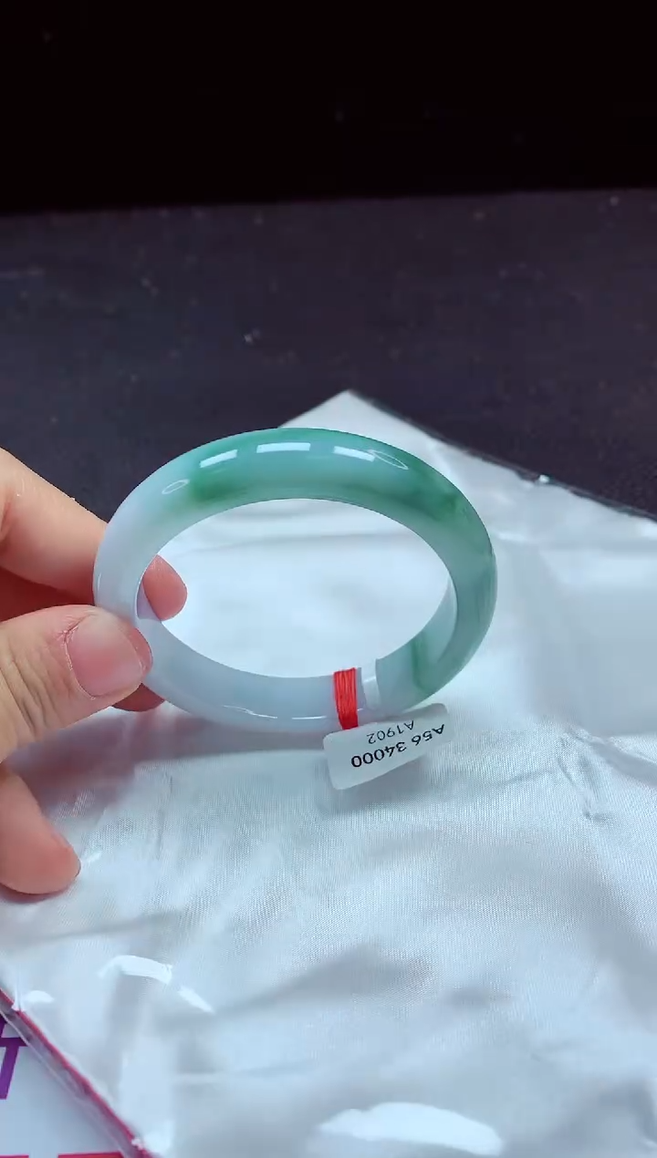 【闪购商品】翡翠手镯未镶嵌镯子56+