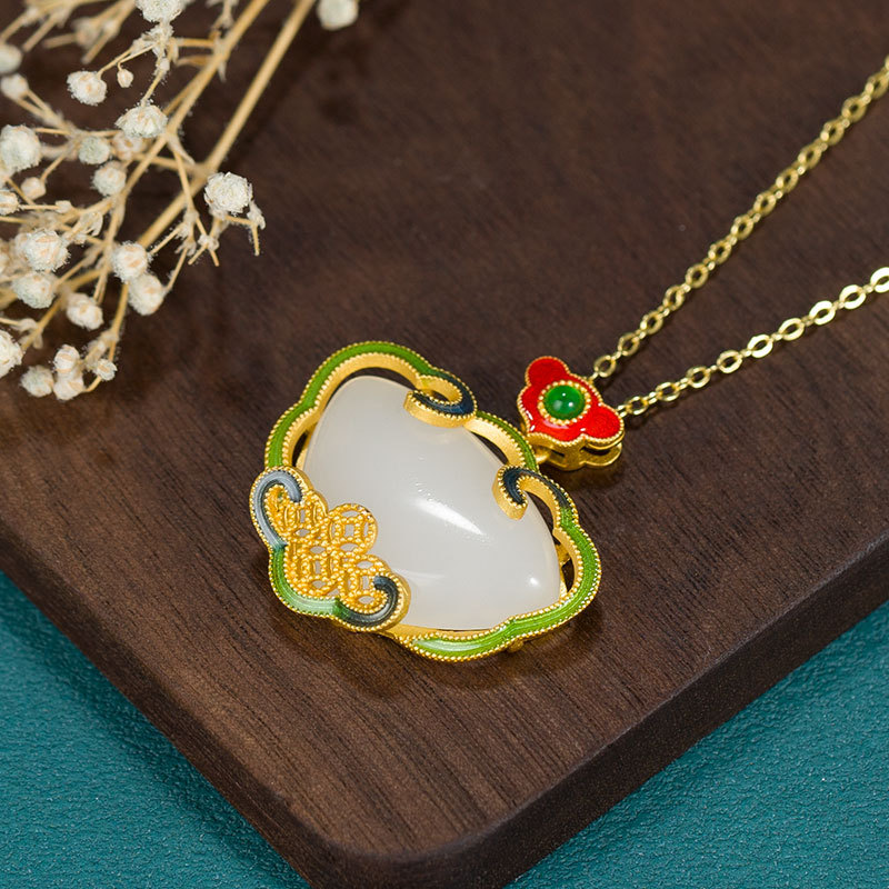 冰羊脂宫廷风如意锁吊坠-A3039