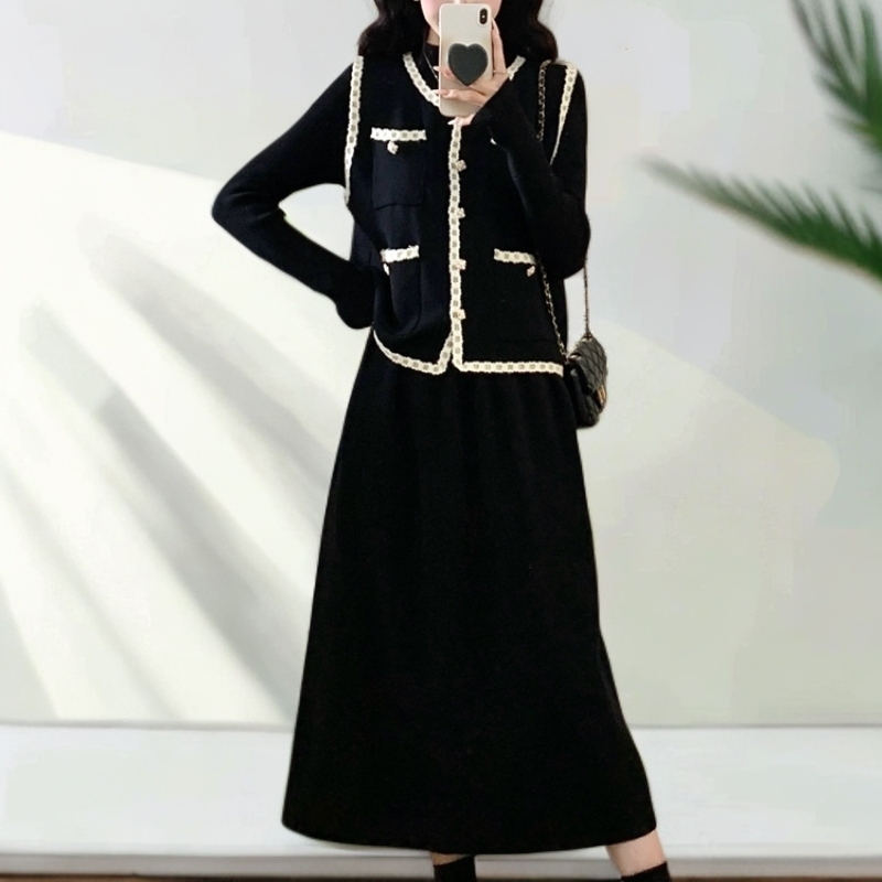 2025款针织时尚百搭简约气质潮流秋冬洋气遮肚子藏肉A字连衣裙