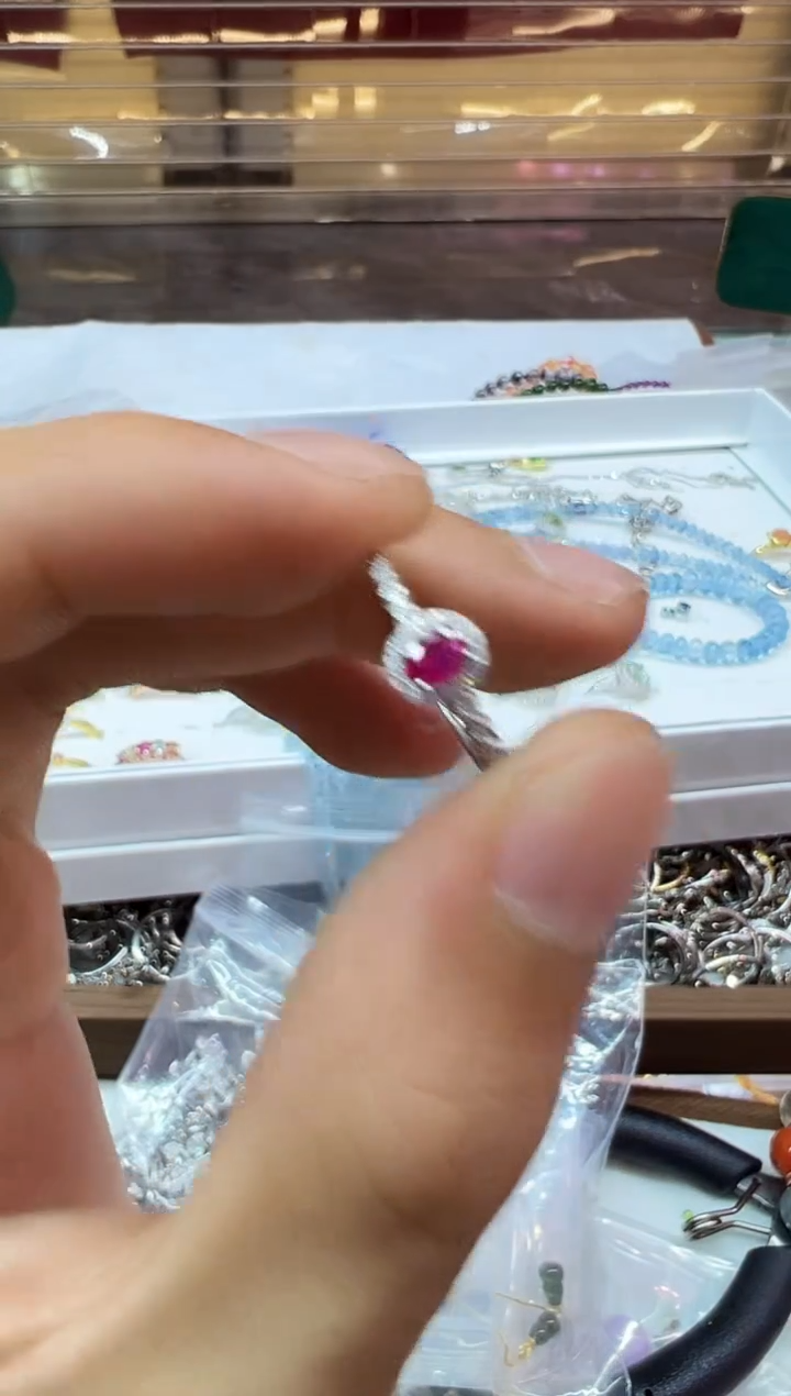 银S925镶嵌戒指红宝石1231m076多样性发其一