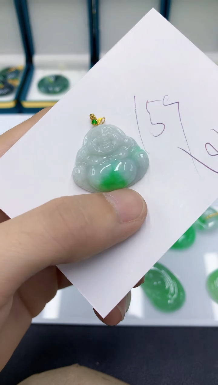 颈饰18K金镶嵌翡翠翡翠