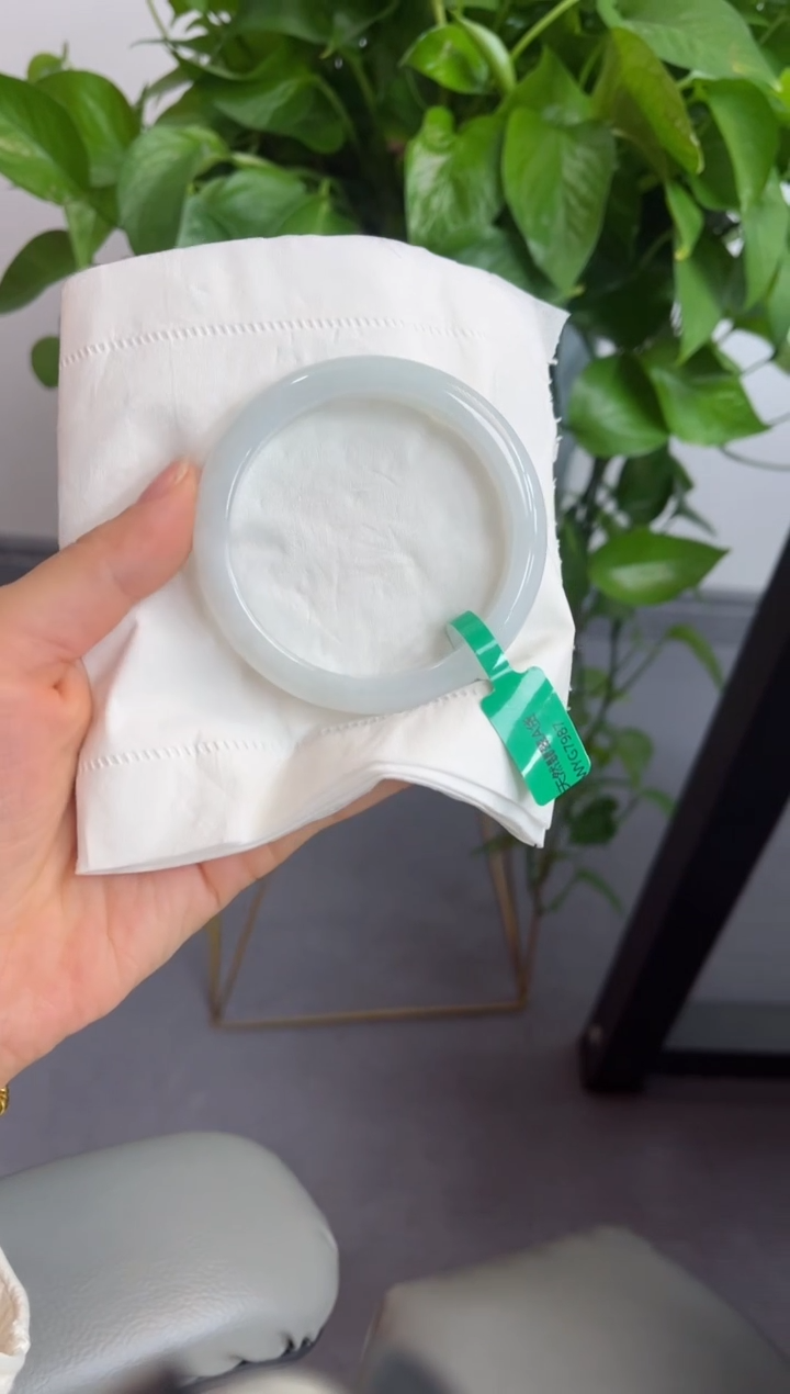 【闪购商品】翡翠手镯未镶嵌00003124