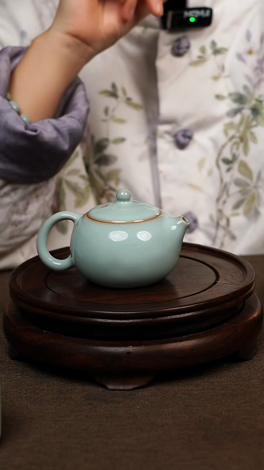 瓷片天青色手工小西施壶150ml 微瑕 不带礼盒