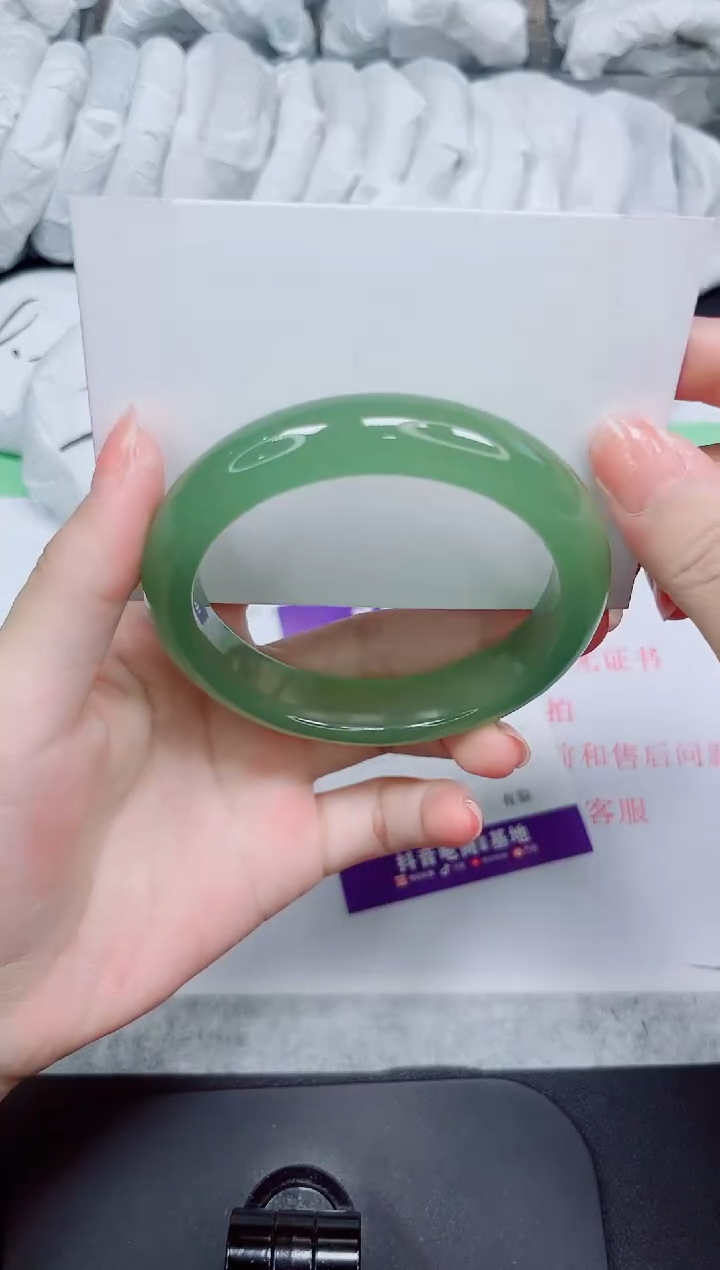 石英质玉手镯未镶嵌78-60