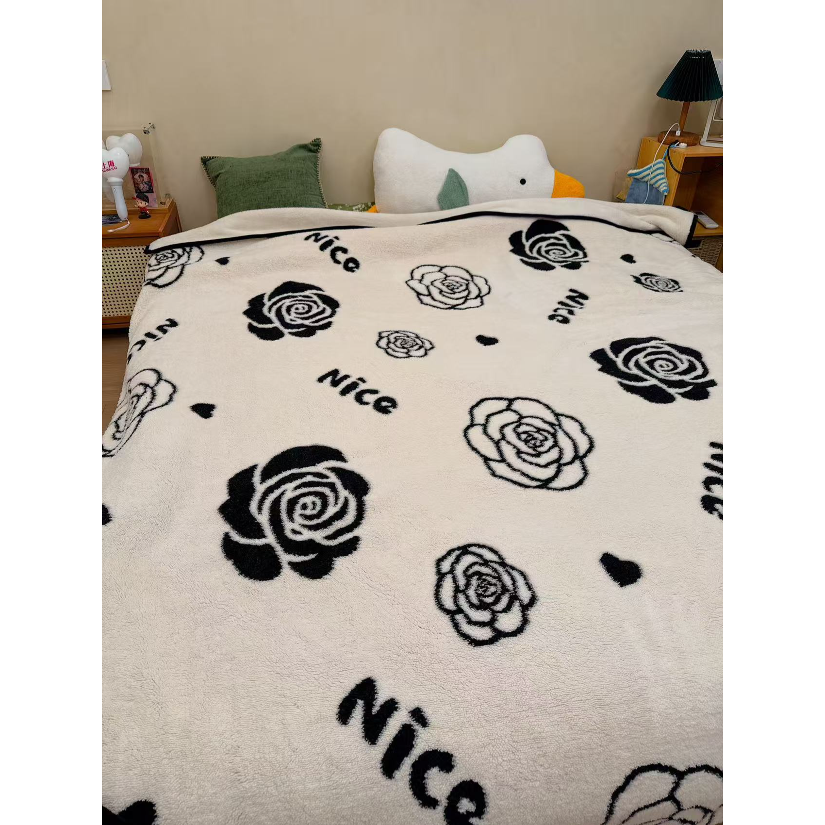 （可铺可盖）山茶花双面卧室沙发毯午睡毯绒毛毯冬季加厚盖毯