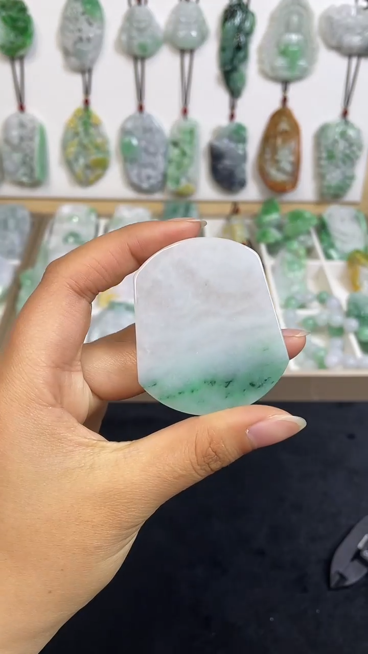 颈饰未镶嵌翡翠1