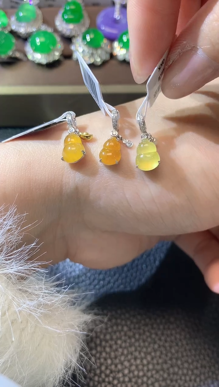 【闪购商品】翡翠吊坠(不含链)18K金镶嵌D4多样性发一件