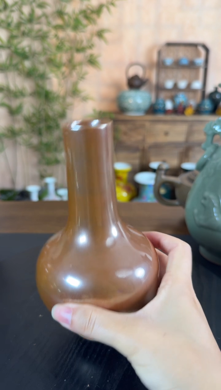 瓷资金釉小天球瓶