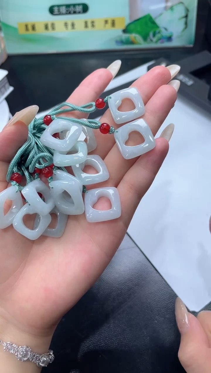 未镶嵌挂件翡翠FL122301/多样性发一件