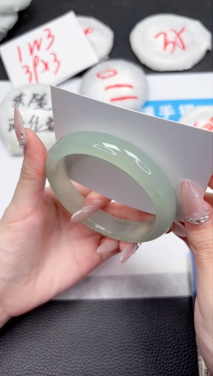 【闪购商品】石英质玉手镯未镶嵌810-58.8