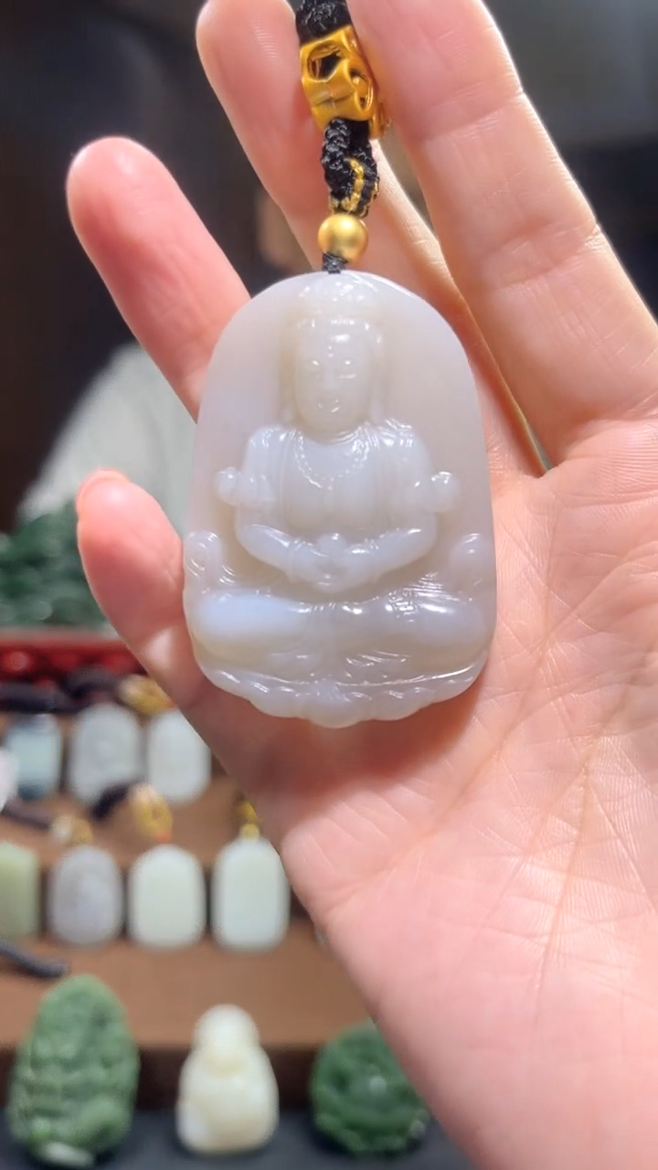 颈饰未镶嵌和田玉`