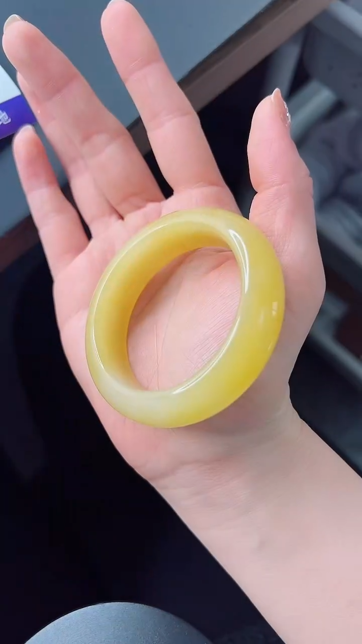 【闪购商品】石英质玉手镯未镶嵌月亮-53