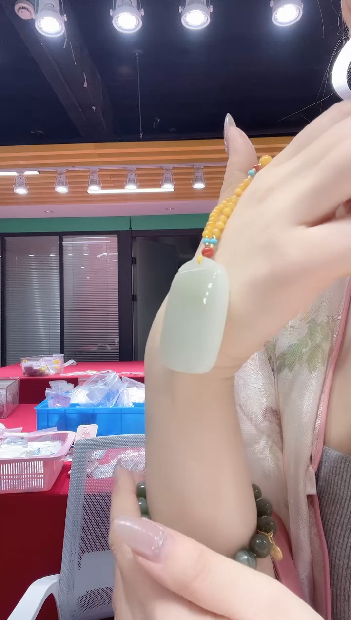 【闪购商品】和田玉颈饰未镶嵌v0018