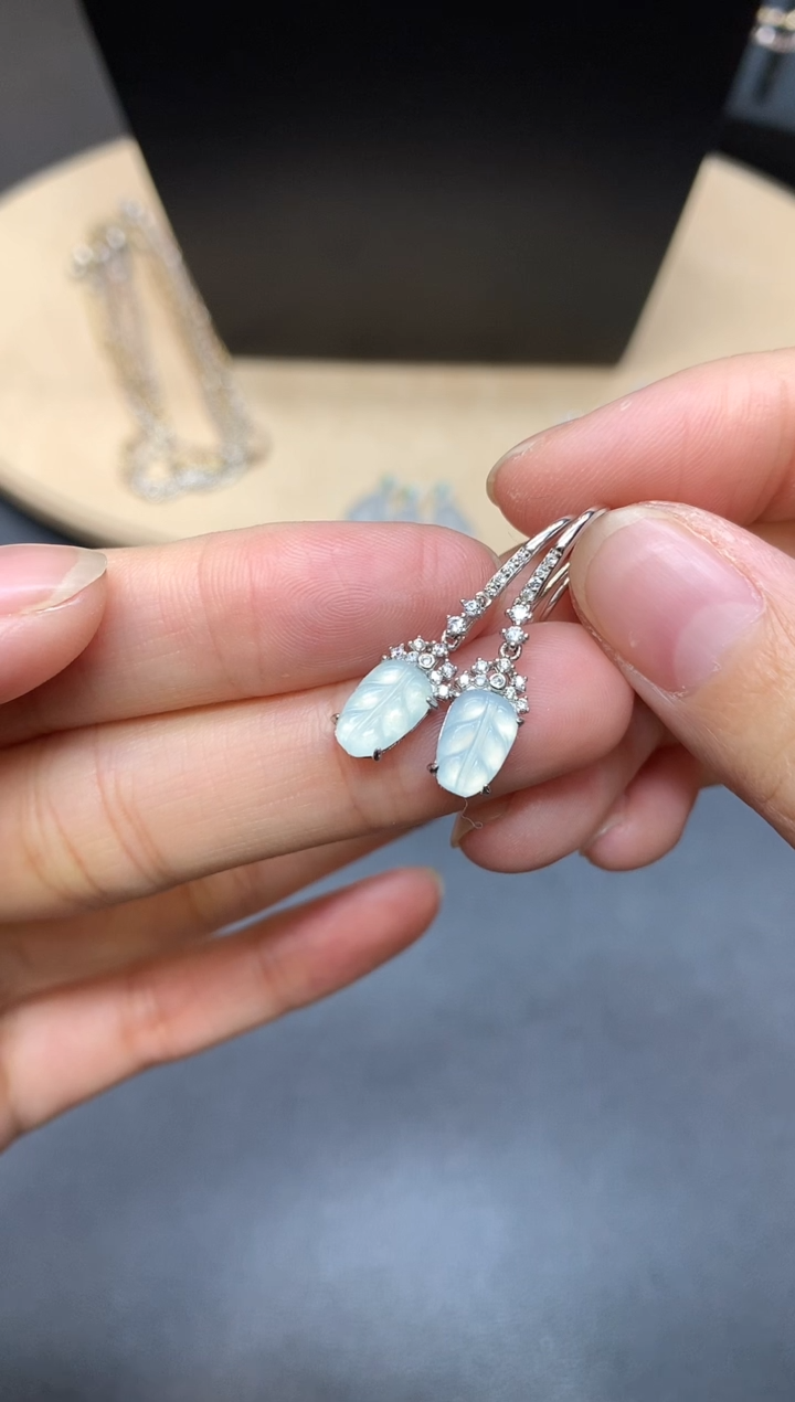 【闪购商品】翡翠耳饰银S925镶嵌叶子【多样性发其一】