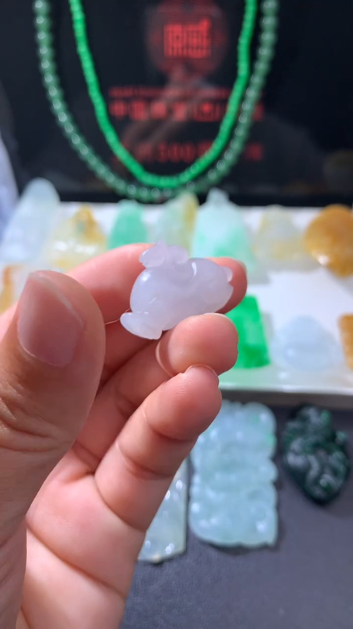 未镶嵌定制翡翠       