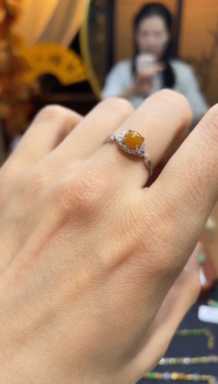 颈饰未镶嵌翡翠戒指 百元以下不出证 