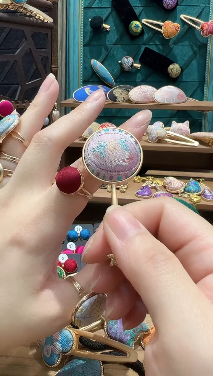 【闪购商品】【孤品车2.15】福寿绵长圆胸针