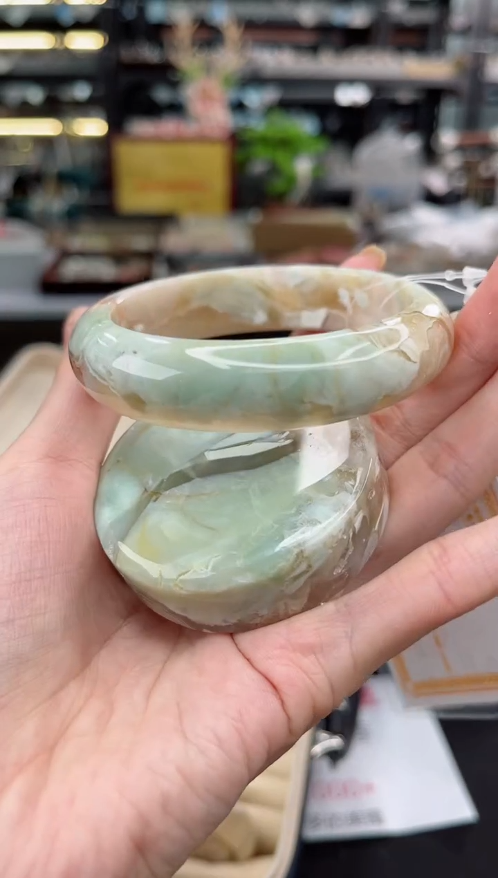 【闪购商品】石英质玉手镯未镶嵌59圈口（赠品镯心）6821068