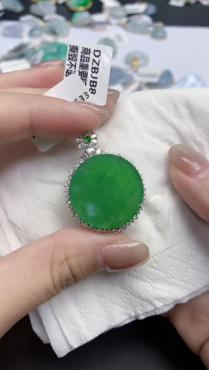 【闪购商品】翡翠颈饰18K金镶嵌天然缅甸翡翠A货
