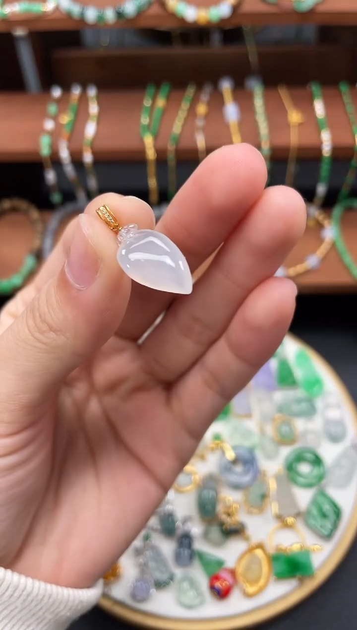 【闪购商品】翡翠吊坠(不含链)18K金镶嵌一个   JK301