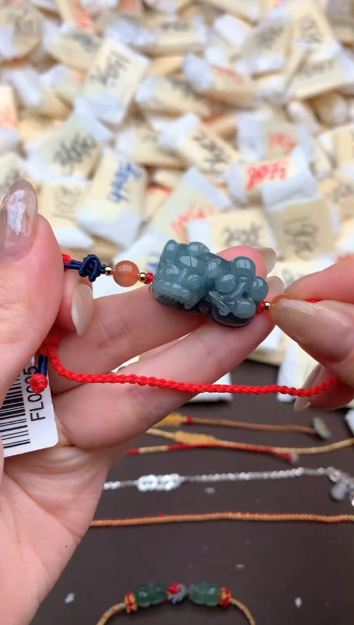 【闪购商品】翡翠挂件未镶嵌 一