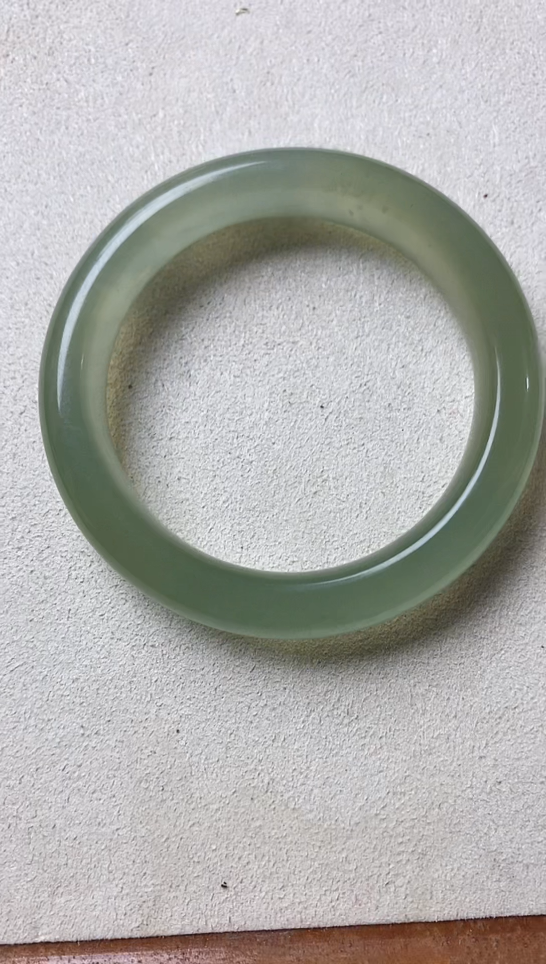 未镶嵌岫玉手镯幽***?1