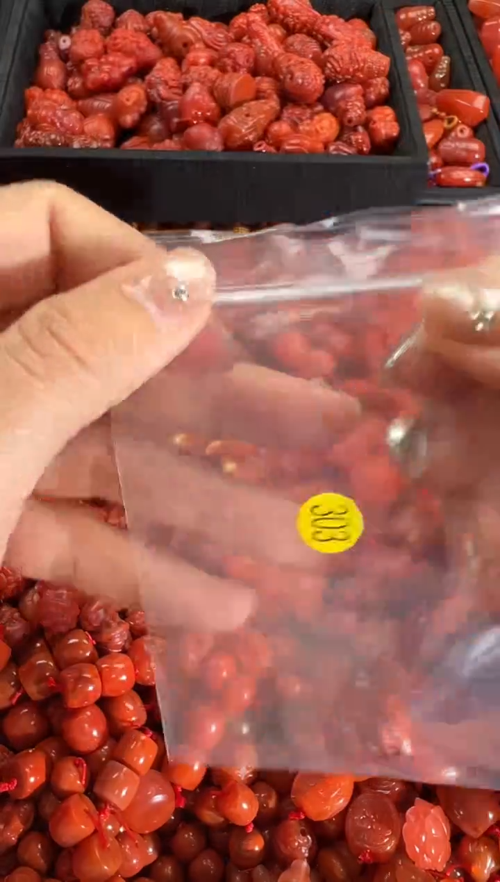 【闪购商品】南红玛瑙颈饰未镶嵌1