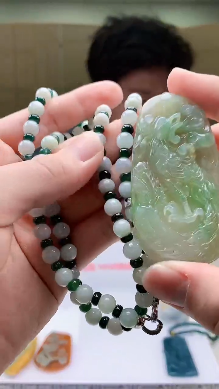 【闪购商品】定制翡翠未镶嵌4688bb-毛货挂件95