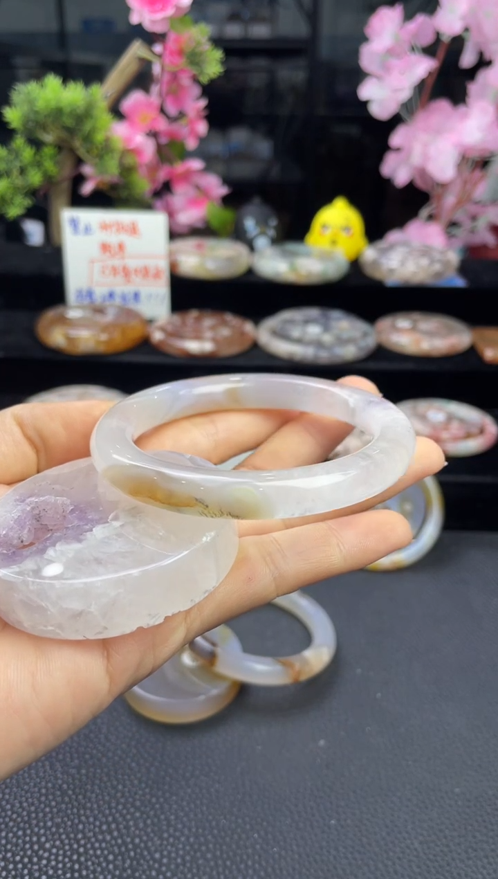 石英质玉手镯未镶嵌57