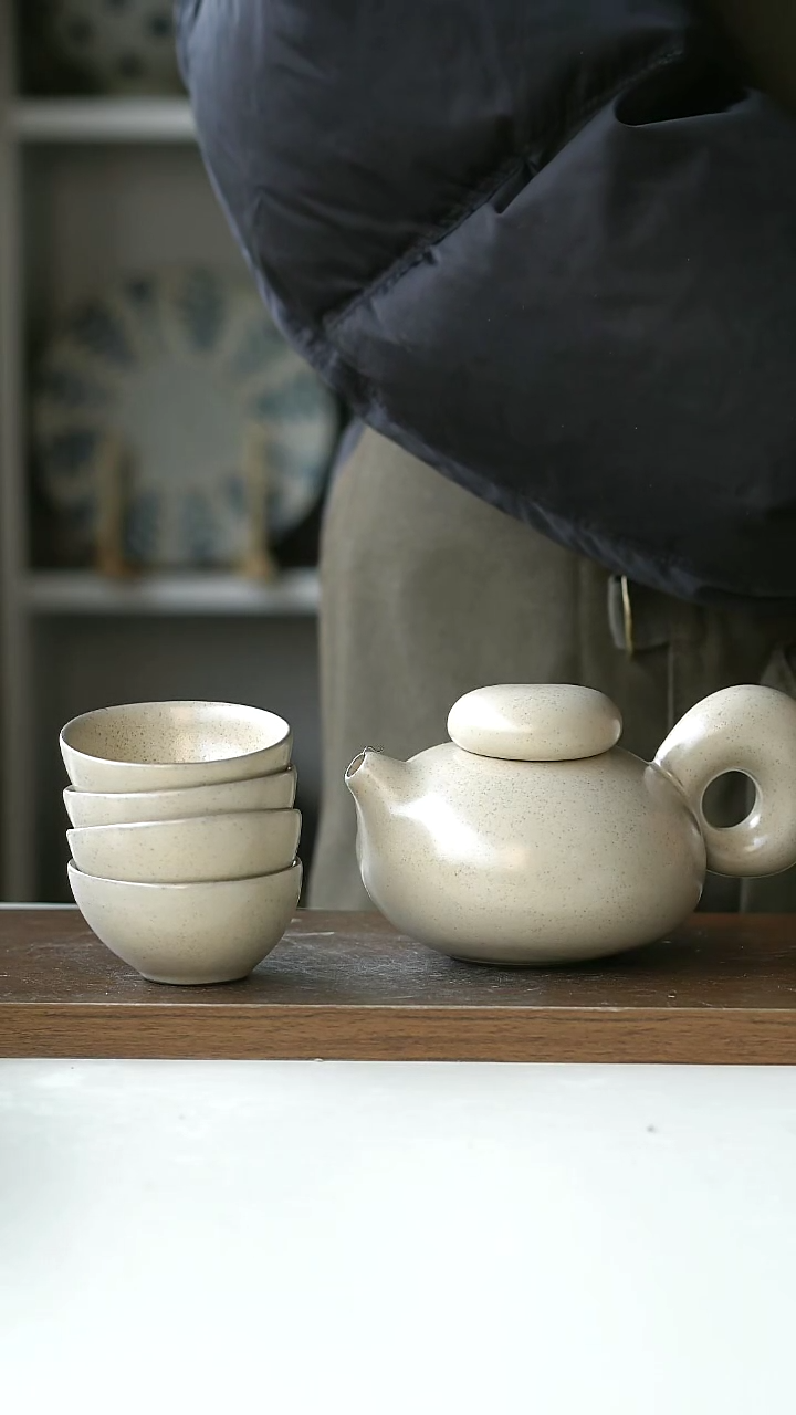 【闪购商品】陶瓷大耳朵一壶四杯@4-2@