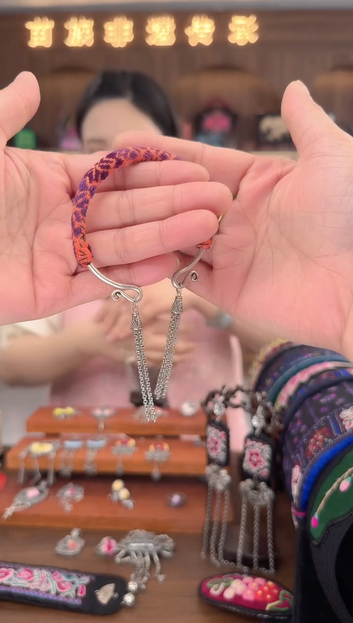 【闪购商品】织绣扶光苗绣传承58